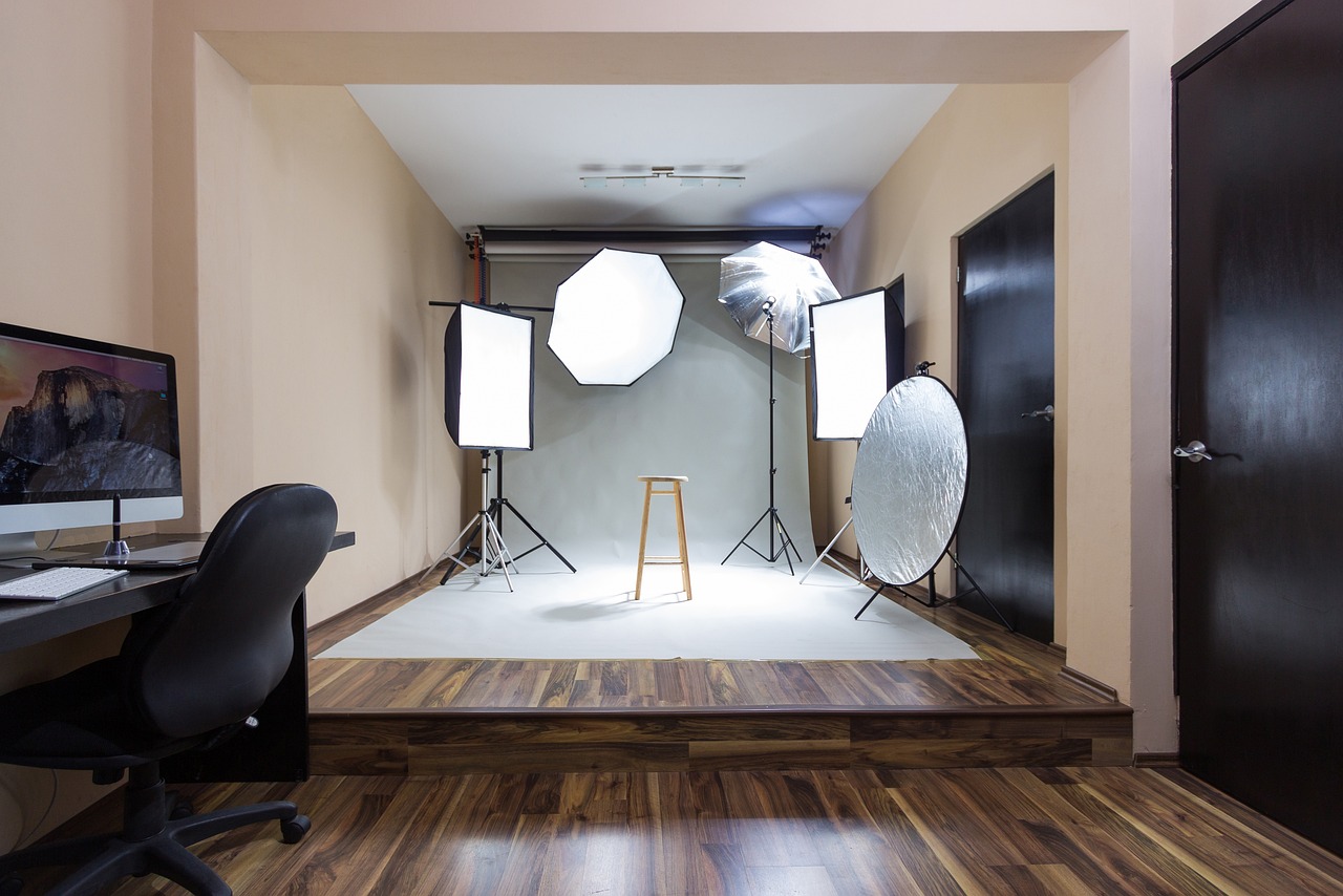 photo studio, home studio, photography, lighting, reflectors, soft box, mac, reflector, wood, chair, door, light, photo studio, photo studio, photo studio, photo studio, photo studio, home studio